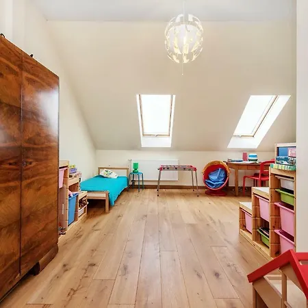 ヴィラ Dom W Grodzisku