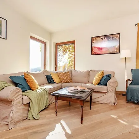 Dom W Grodzisku ヴィラ Skala